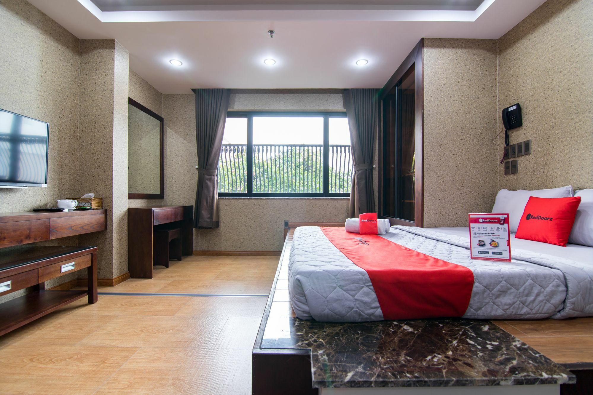 Reddoorz Plus @ Nguyen Trai Street Хошимин Экстерьер фото